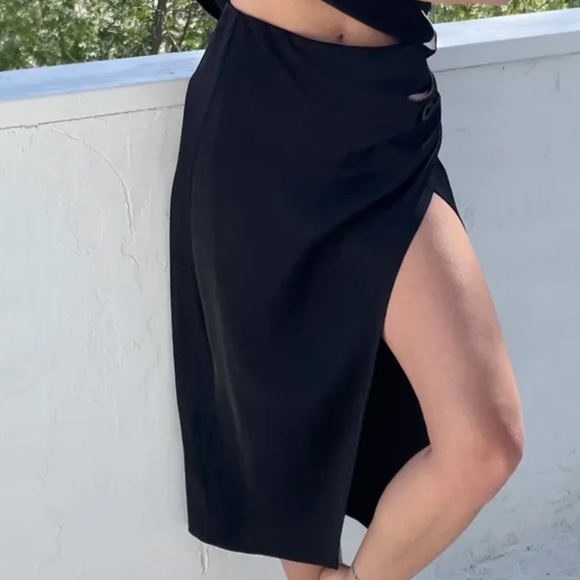 Oak and Fort Satin Slip Skirt - Picture 1 of 2